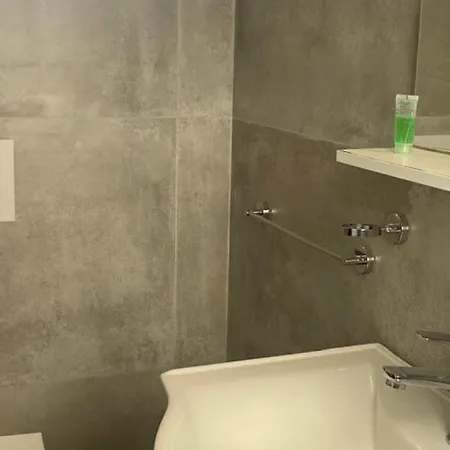 Bitaj Hotel